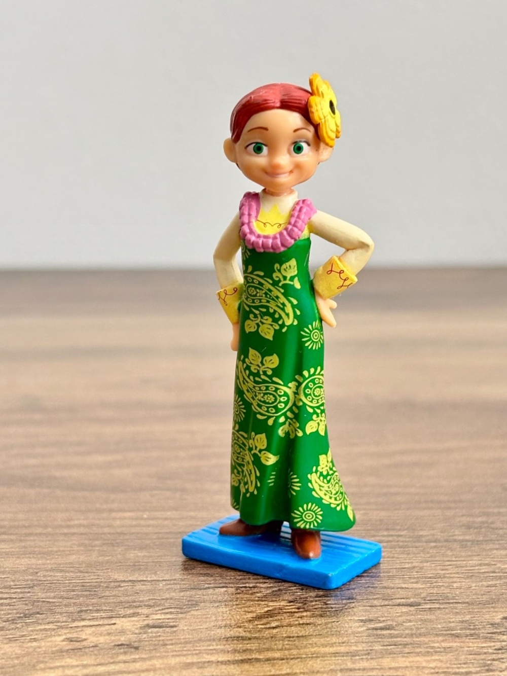 Disney Store Toy Story Hawaiian Vacation Jessie 3" PVC Toy Figure Cake Topper